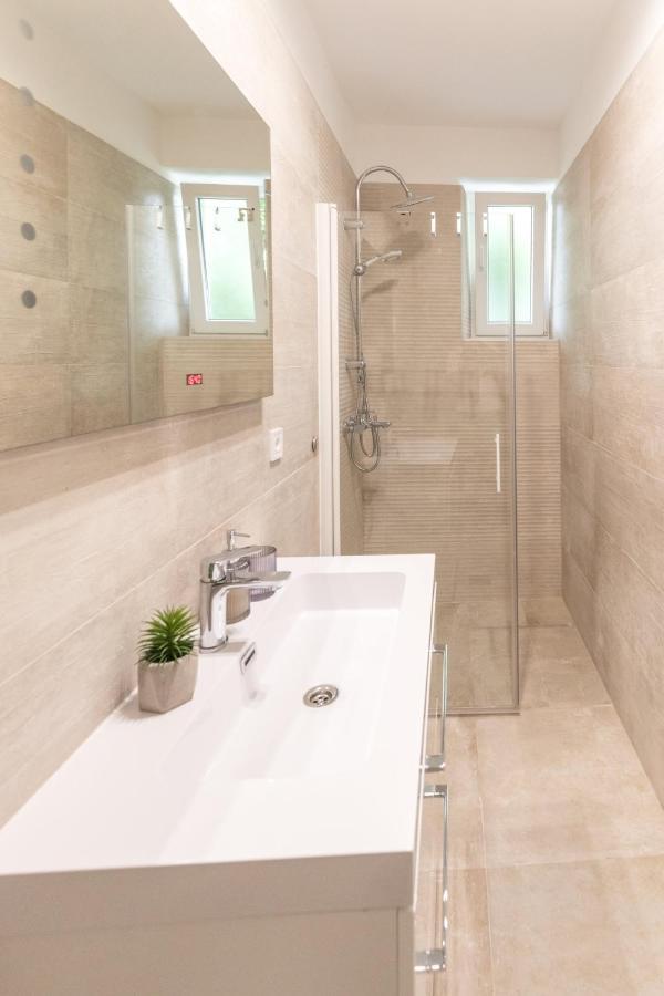 זאדאר Luxury Rooms With Balcony מראה חיצוני תמונה
